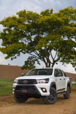 Toyota Hilux SR Challenge Double Cab 2017 года (LA)